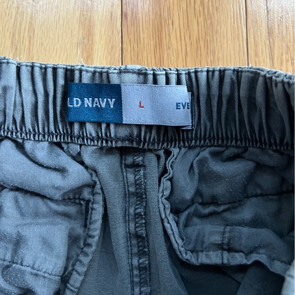 Old navy shorts, size L - Picture 5 of 6